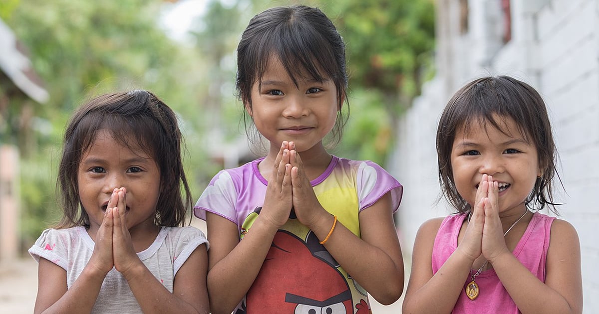 Girls in Laos