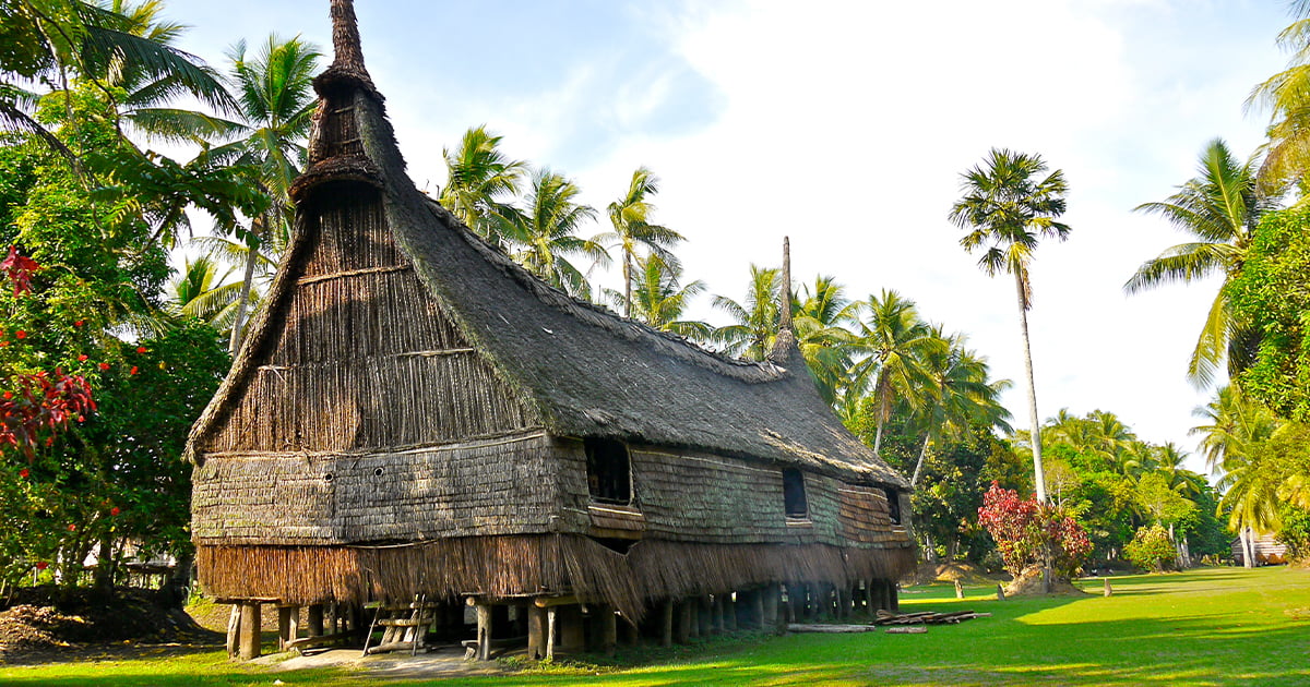 An old warrior in Papua New Guinea tells his story