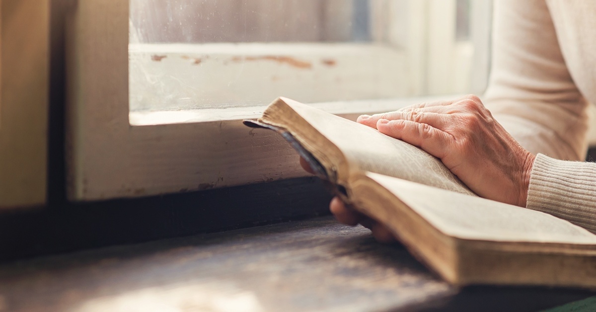 bible_in_hands_-_blog_banner-105354-edited bible_in_hands_-_blog_banner-105354-edited